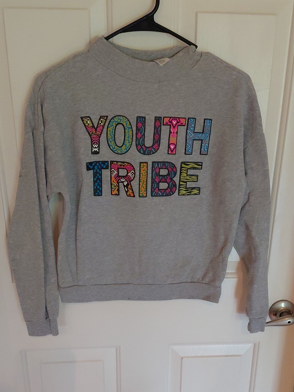 Divided Grey Sweatshirt with Colorful Patterned "YOUTH TRIBE"